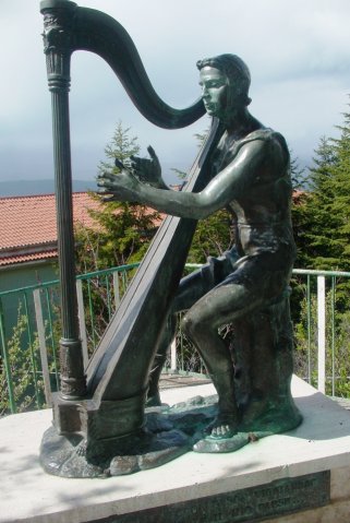 Monumento all\'arpista